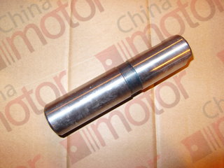 Палец рессоры задней YUTONG ZK6737D (передний/задний) (EQ1061KS2D3) (d30x136mm) (См. коммент!)