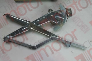 Стеклоподъемник (механизм)двери левой (электрический, без мотора) ISUZU NPR75/NQR90/NLR85/NMR85/FSR90/FVR34 "CM"