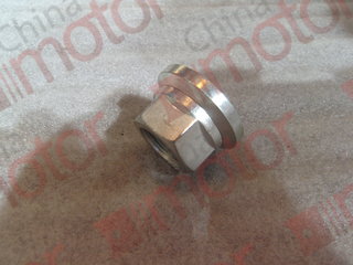 Гайка колесная M22x1,5x27 SW32 Dюб=45 передняя XMQ6127, XMQ6129, XMQ6130 "Аналог" (с юбкой)