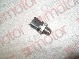 Датчик давления топлива в рампе (ISBe,ISDe,ЯМЗ-534) E-4,E-5 Камаз,НЕФАЗ,ЛИАЗ,ПАЗ "Аналог" (M18, 3-контакта)