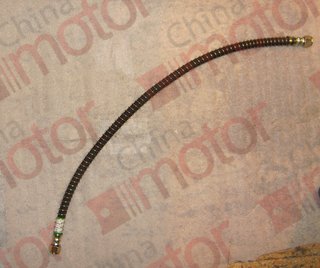 Шланг тормозной XMQ6129 (М18x1,5)-(М18x1,5) гайки прямой, передний L-800 361300130 "Аналог"