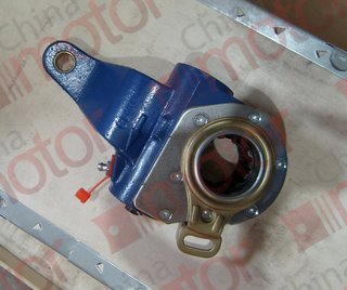 Рычаг регулировочный тормозного вала ZK6122H9 задний левый автомат (трещотка) 40x14