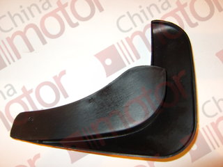 Брызговик передний правый Ford Focus II (2005-2011)  хэтчбек (пластик) (отверстия крепления не соответствуют)